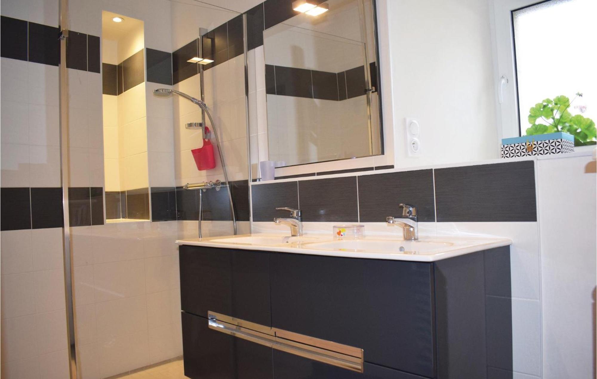 Gorgeous Home In Saint Alban With Kitchen المظهر الخارجي الصورة